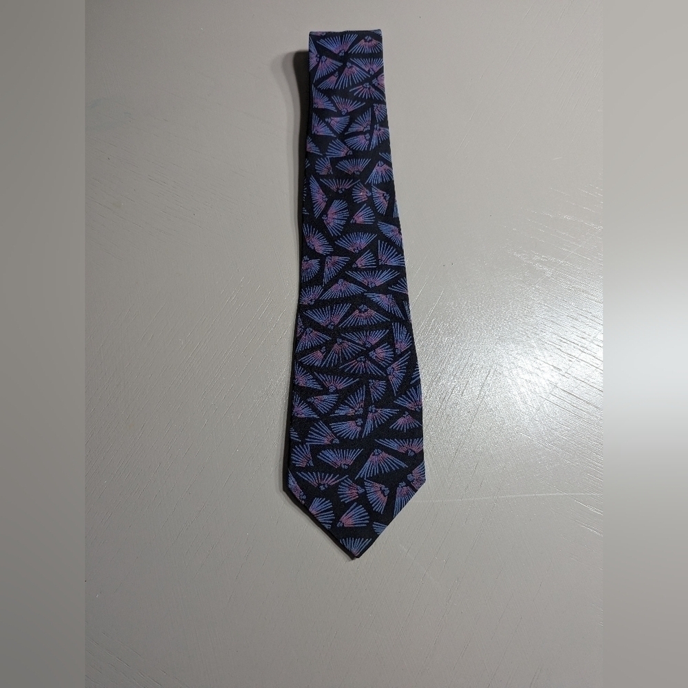 Geoffrey‎ Beene 100% silk tie purple fans print